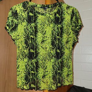 FASHION NOVA LIME/BLACK SNAKE CROP TOP